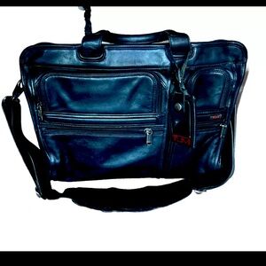 TUMI - Alpha Expandable Organizer Laptop Brief in Black Leather - GEORGEOUS!!!
